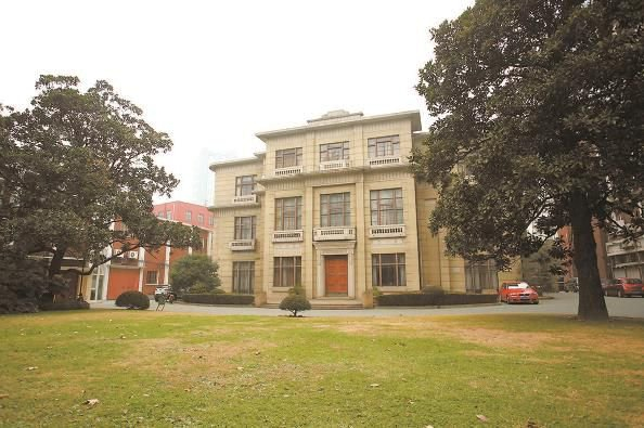             上海歌剧院主楼，原为陶氏住宅  张韵帆  摄          