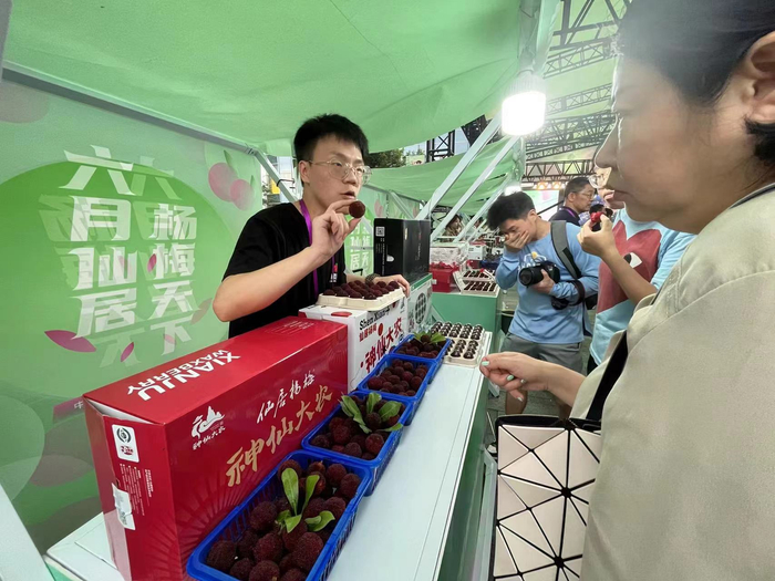 仙居与顺丰构建“全环节物流服务解决方案”。劳动报记者贡俊祺 摄影