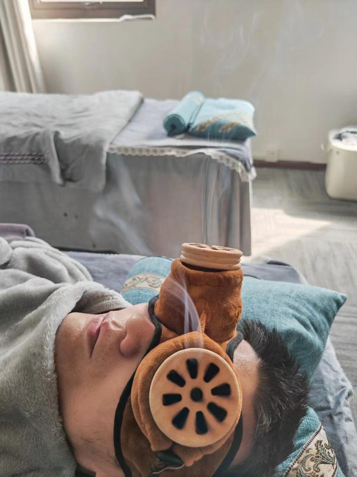 ↑患者在岐煌阁做调理