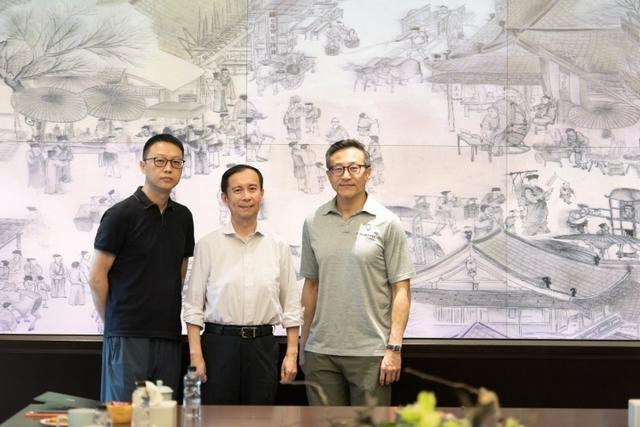 6月20日，张勇与蔡崇信、吴泳铭正式启动交接。图片来源：阿里巴巴官微