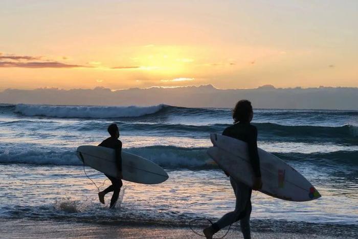 冲浪是越来越多年轻人到海南旅行的原因