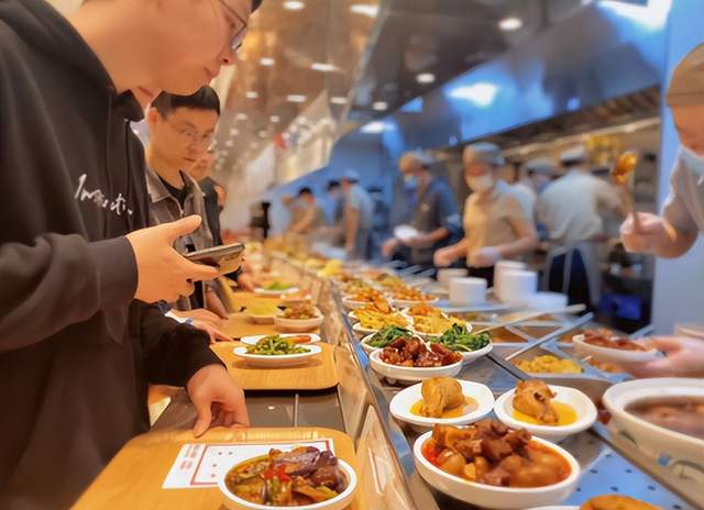 图片来源：乡村基微博