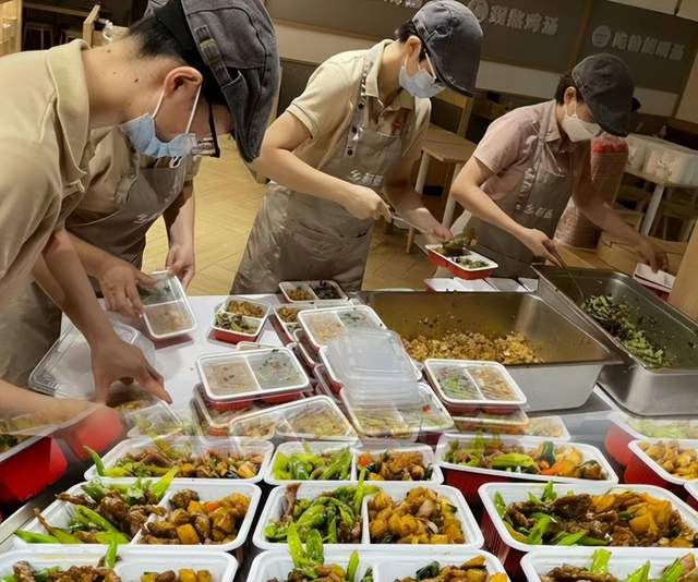 图片来源：乡村基微博