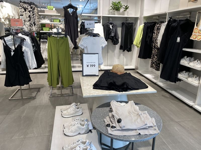 如今，快时尚行业正在经历一轮大洗牌。