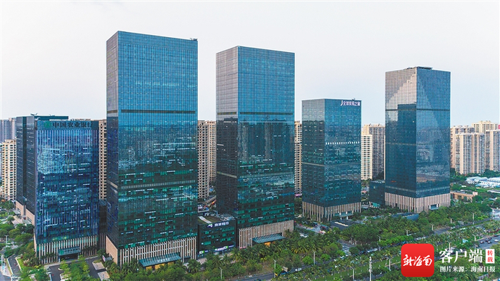 海口市国兴大道中段的大英山cbd核心区。海南日报记者 宋国强 摄