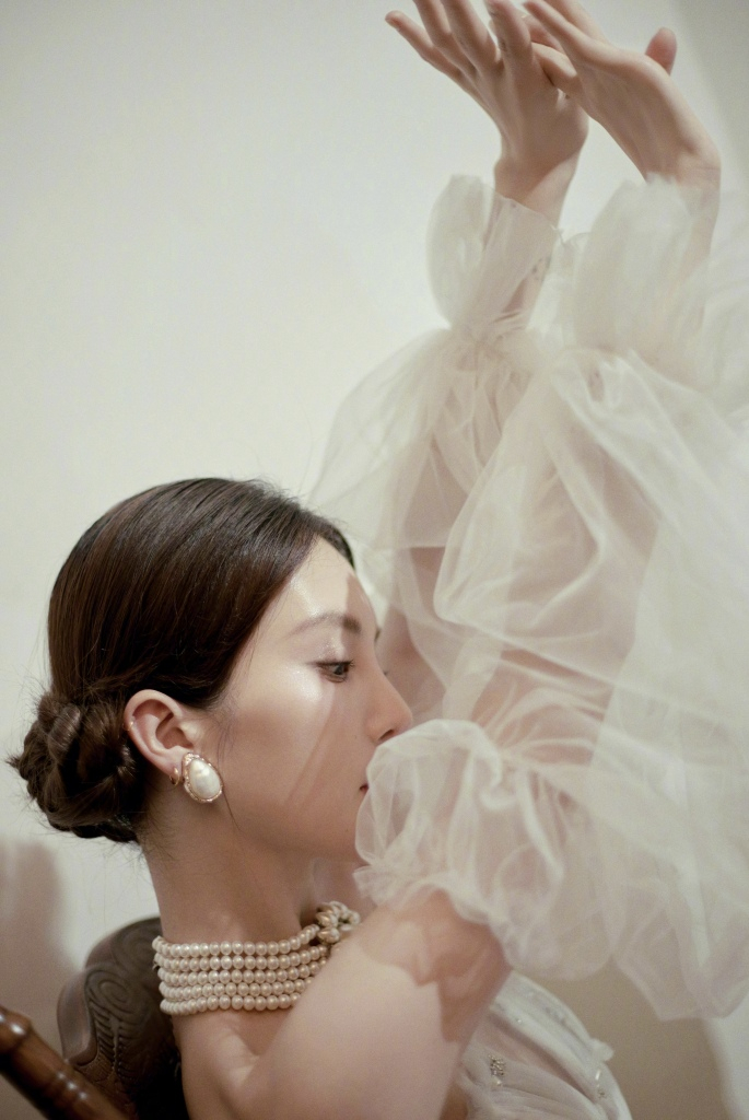 金晨这套宫廷风婚纱裙又仙又贵气满满高级感