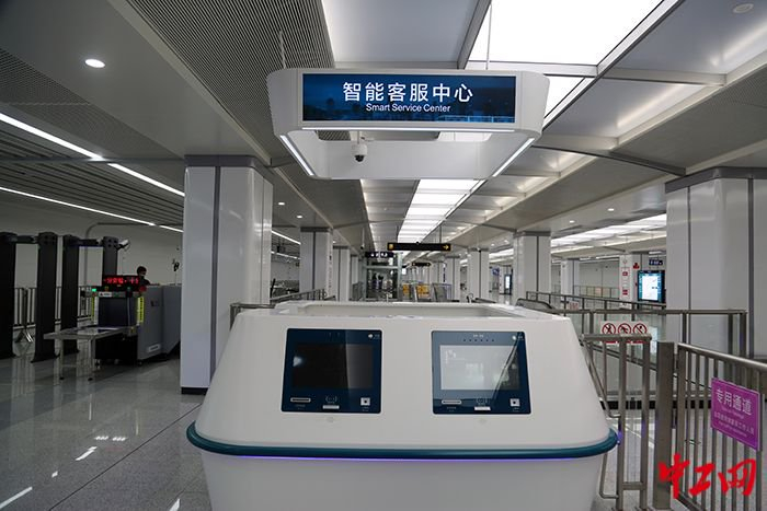 2023年6月21日，中国中铁电气化局参建的西安地铁16号线一期工程沣东城市广场站智能客服中心。马博 摄