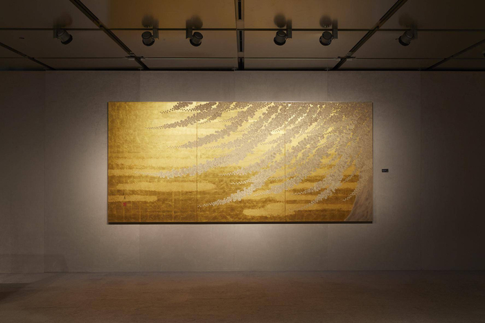 人间国宝室濑和美先生创作的莳绘作品《春风》