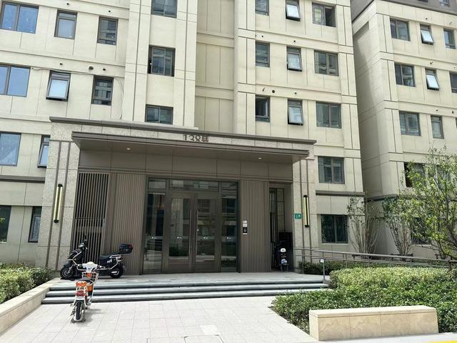 △北入户门设计的单元。
