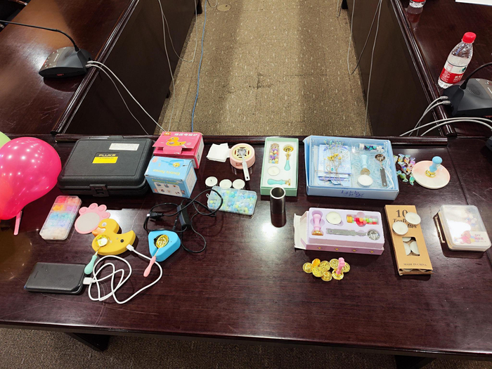 火漆印章产品不应提供给14岁以下儿童使用。刘浩/摄