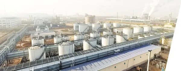 图为由中冶宝钢承建的乌海炭材料一体化项目。