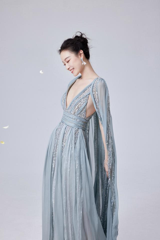 倪妮说，在生活中她会松弛很多，这样到了工作里，能对自己更狠一些。  受访者供图