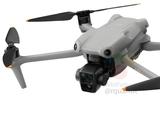 大疆 Air 3 无人机和 RC-N2 遥控器高清照片和售价