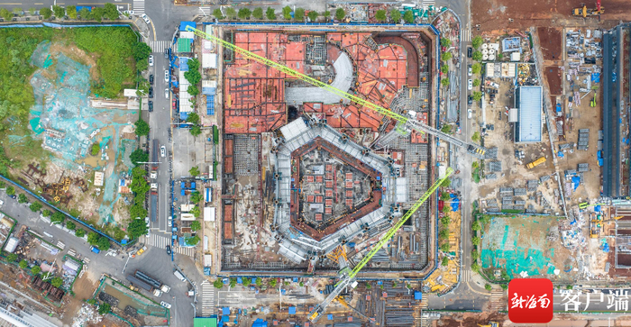 　　俯瞰中国石化自贸大厦项目。记者 刘洋 摄