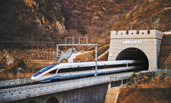 京张高铁新八达岭隧道。