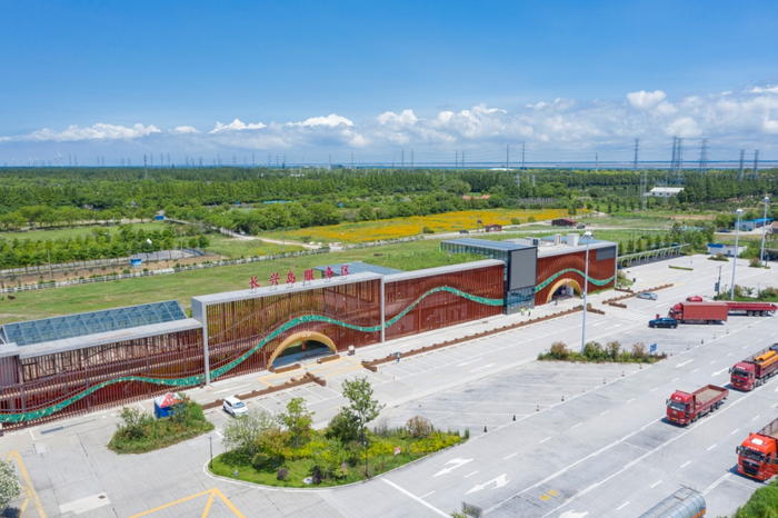 ▲G40沪陕高速（上海段）长兴岛服务区