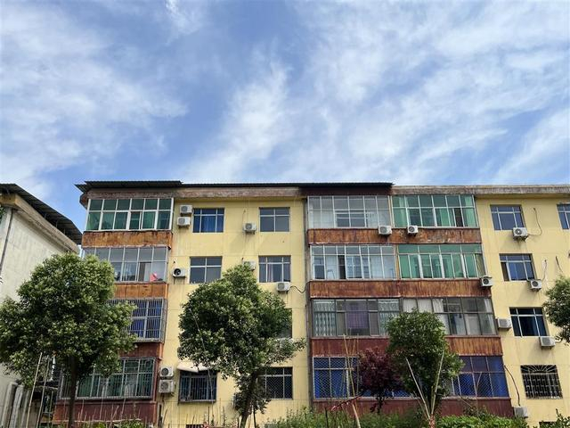 侨侨一家曾在临猗县城另一小区租住。 王倩 摄