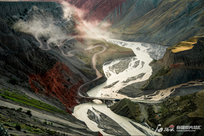 安集海大峡谷壮美的景色。塔城地区文化体育广播电视和旅游局提供