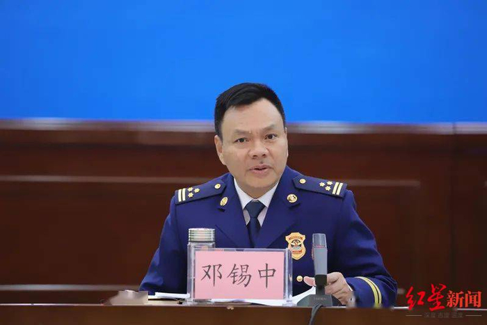 ↑邓锡中。图据南宁消防