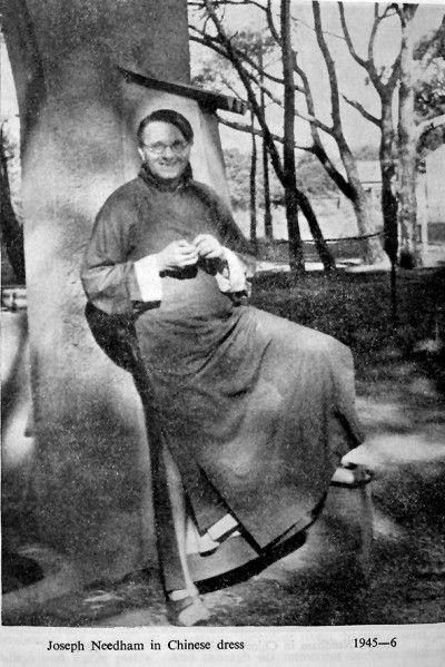     1945年李约瑟到访抗战办学中的河南大学。作者供图