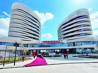 &nbsp;&nbsp;&nbsp;&nbsp;图为在埃塞俄比亚首都亚的斯亚贝巴拍摄的由中国援建的非洲疾控中心总部大楼。王传军摄/光明图片