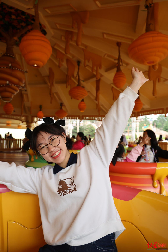 ▲何思怡在大学时期的照片