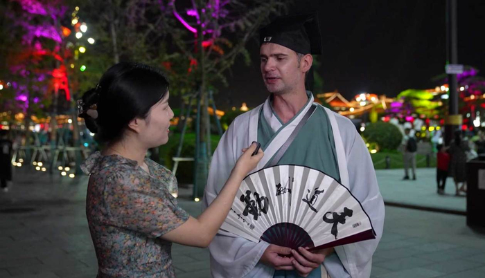 图为澳大利亚游客