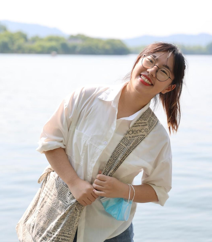 ▲何思怡在大学时期的照片