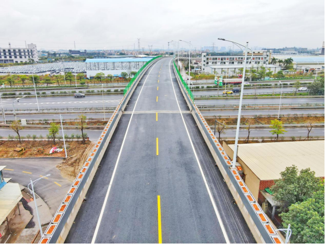 广珠铁路官窑站至一汽大众厂专用公路工程实现通车。