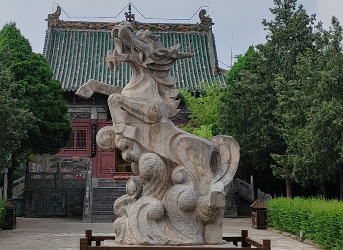 △龙马负图寺中的龙马雕像