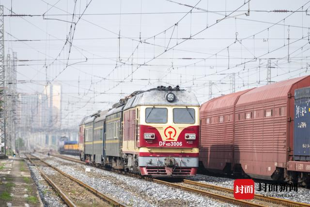 联调联试测试车在川青铁路成黄段青白江站始发 成兰铁路公司供图