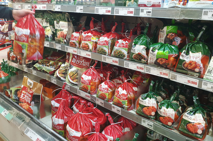 ▲资料图：韩国首尔超市内出售的泡菜 图/IC photo