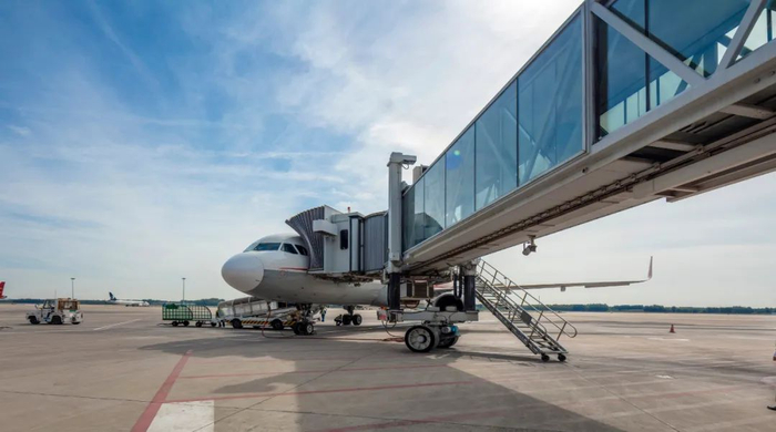 济南遥墙国际机场登机廊桥。图/图虫