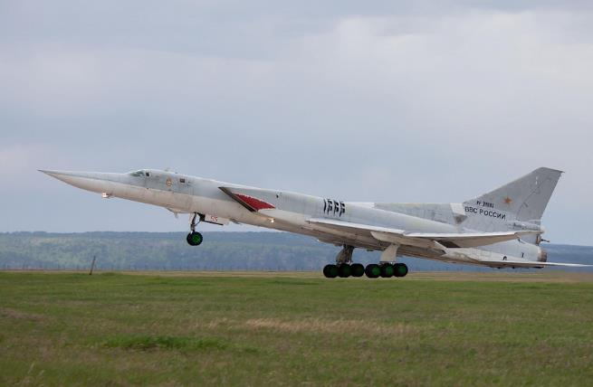   图-22M3轰炸机 资料图 图源：俄罗斯图波列夫公司官网