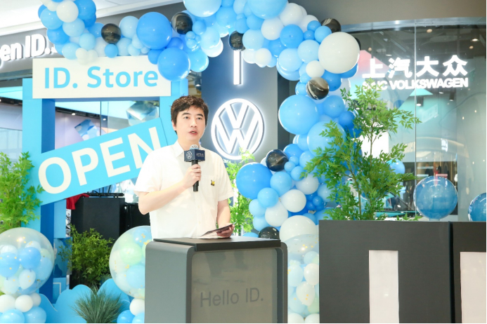 上汽大众大众品牌西南营销大区总经理黄宣华。 上汽大众供图 华龙网发