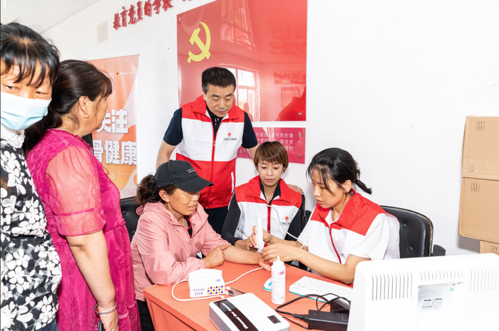 辉山牛奶“百职尝鲜”，为每一种职业发声