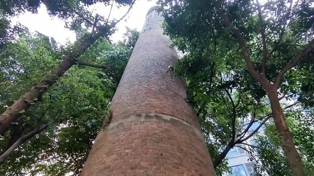 历史遗存：位于重庆市江北区盘溪四支路10号的原顺昌铁厂烟囱