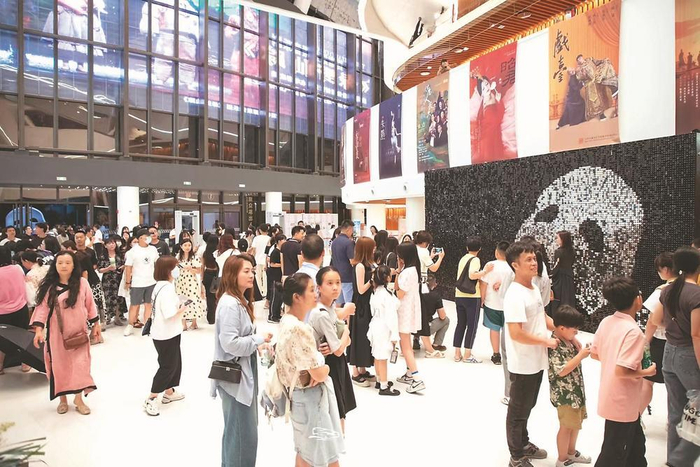 音乐剧《剧院魅影》在泉州大剧院连演7场，每场都吸引上千名观众。  受访者供图