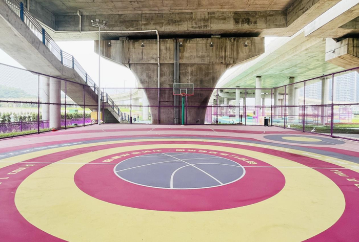 番海大桥篮球场。