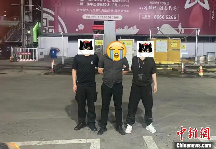 便衣警察抓捕犯罪嫌疑人。合肥高新公安供图