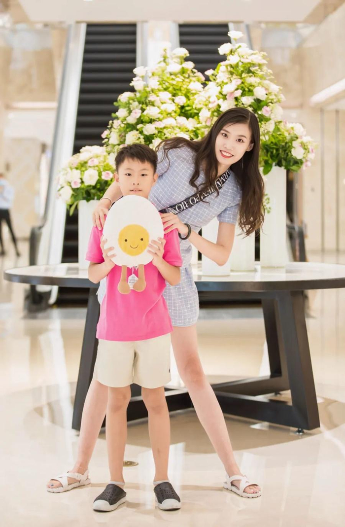 女士套装：EMPORIO ARMANI