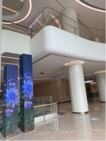 （图说：四川泰康医院坚持以患者为中心，以价值医疗为核心，以三甲为基、全科为先、健管为要，集普惠医疗与高端医疗于一体。）