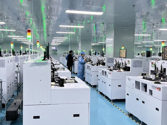 山西星心半导体科技有限公司的无尘车间。新华社记者　张磊　摄