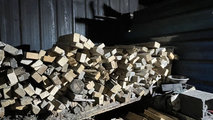 用松木烤制后，坑烤吃起来有果香味