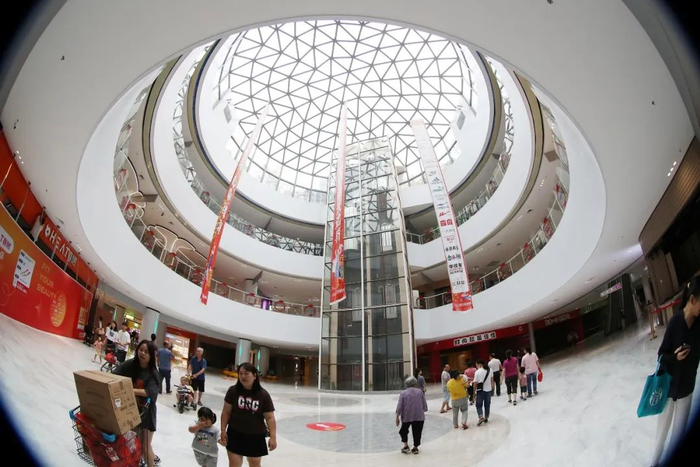 位于素龙的泰德天润广场人气旺