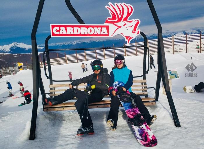 2019年8月黑桃俱乐部创始人韩季翔和姜月月在新西兰滑雪