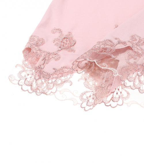 LA CLOVER香槟约会系列使用的精致利维斯花边