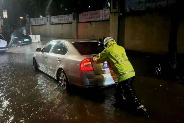 图源：福州交警微发布