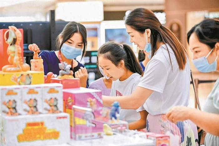 QTX潮玩展吸引年轻人。（主办方供图）