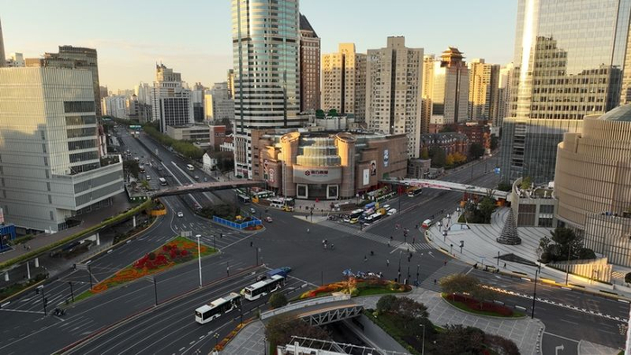 徐家汇空中连廊二期建成后商圈鸟瞰   徐汇区供图